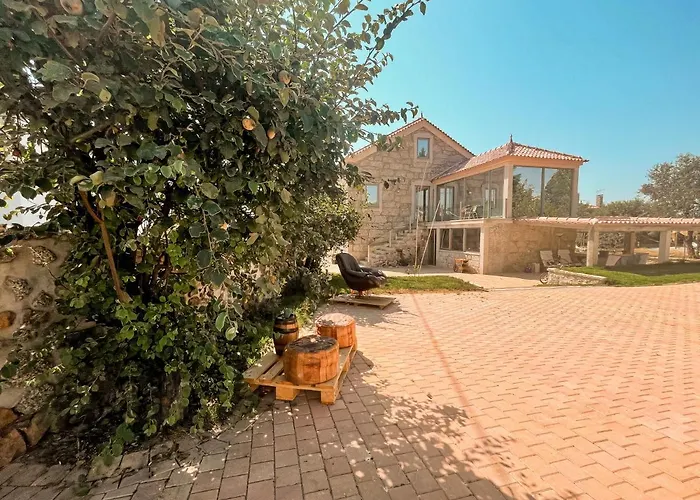 Dignus House Vendégház 3*